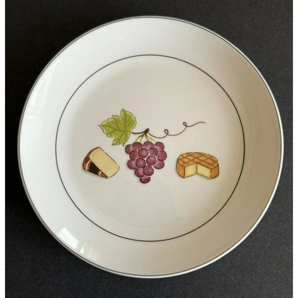 Crate & Barrel NANCY GREEN Fruit Fromage Appetizer Cheese Plates 6 1/2